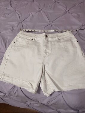Lift White Denim Shorts - Size 6